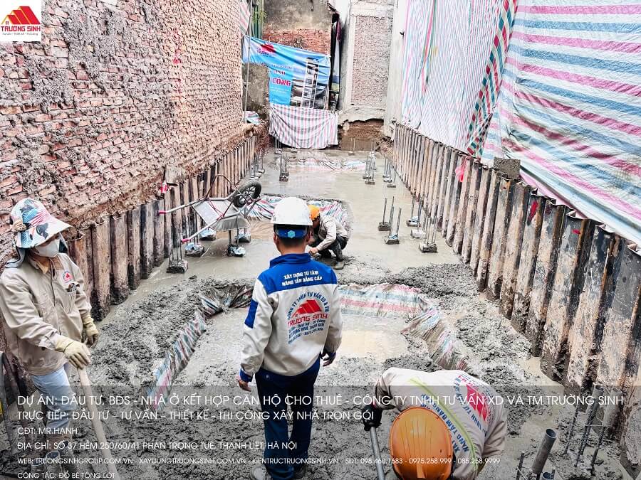 Đổ bê tông lót móng 