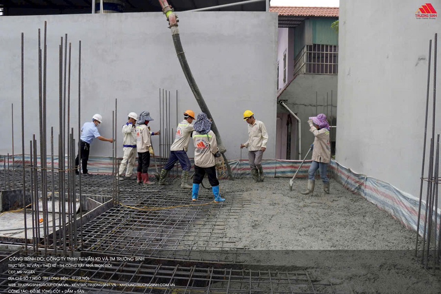 Tiến hành đổ bê tông toàn khối CỘT + DẦM + SÀN chuẩn kỹ thuật